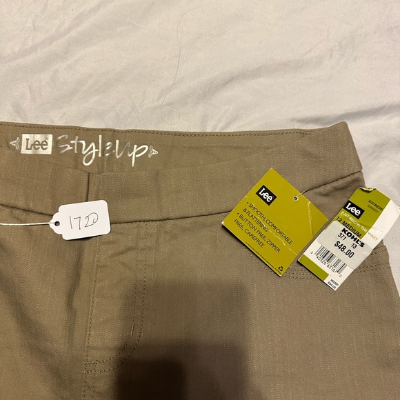 NWT Lee denim jeans. Size 12. - Picture 4 of 8